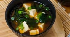 Cách nấu canh rong biển đậu hũ, ngon ngọt thơm mát, thanh nhiệt mùa nắng nóng