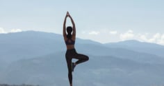 3 tư thế yoga đầu tiên bạn nên học