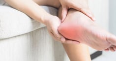 5 dấu hiệu bất thường ở tay chân có thể cảnh báo ung thư: Bác sĩ cảnh báo đừng xem nhẹ