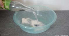 Chỉ với giấm trắng trộn xà phòng, giúp làm sạch bong mọi ngõ ngách trong ngôi nhà của bạn