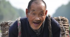Dân gian có câu: 'Bảy không chôn cha, tám không chôn mẹ', có nghĩa là gì?