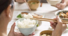 Nhìn bát cơm biết vận mệnh: phúc phần nhiều hay ít hiện rõ cả đời người