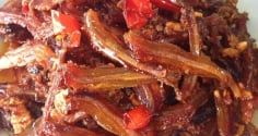 Cách làm cá cơm khô rim mắm tỏi ớt, cực thơm ngon cho mâm cơm nhà bạn thêm hấp dẫn