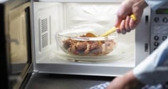 Đồ thừa qua đêm có ăn được không: 4 mẹo xử lý thức ăn thừa giúp bạn không còn lăn tăn