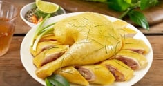 Luộc gà không còn tanh, đỏ: Thử ngay cách này, gà vàng da, ngọt thịt và thơm lừng