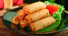 Cách làm nem hải sản ngon tại nhà: Nắm lấy để dùng khi cần thiết
