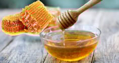 Bật mí 5 mẹo phân biệt mật ong thật – giả: Dân nuôi ong lâu năm cũng thường dùng