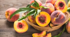 Tuyệt đối không ăn đào cùng 3 loại thực phẩm này kẻo rước họa vào than