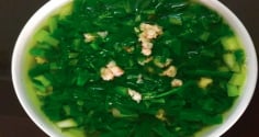 Những người không nên ăn rau cải