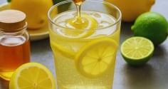 Cách pha nước chanh uống vào buổi tối không xót ruột, giúp thải độc, giảm cân lại ngủ ngon