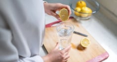 5 mẹo uống nước chanh thải độc, tận dụng tối đa công dụng giảm cân, đốt mỡ