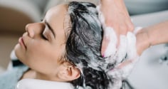 hương pháp gội đầu 2-2-2: Bí quyết giúp tóc sạch sâu và mọc dày tự nhiên