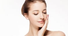 2 loại serum nên dùng mỗi ngày để da chậm lão hóa và luôn căng mịn