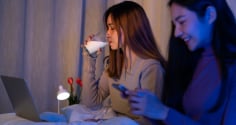 Uống 1 cốc sữa trước khi ngủ có béo không?