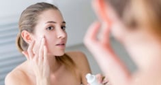 Thức khuya vẫn có thể giữ da căng mịn nếu duy trì đúng chu trình chăm sóc ban đêm