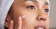Đừng chỉ chống nắng cho da mặt mà hãy chú ý cả cơ thể và mái tóc
