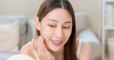 Chăm bôi kem chống nắng nhưng da vẫn sạm màu? 5 sai lầm khiến công sức dưỡng da trở nên kém hiệu quả