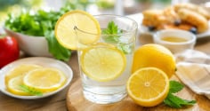 Người uống nước chanh để tốt cho sức khỏe cần tránh kết hợp với những thực phẩm này