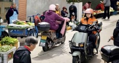 Phụ nữ tự chủ tài chính để bảo vệ bản thân và làm chủ cuộc đời