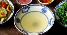 Dùng nước luộc rau làm canh: Nên hay không nên?