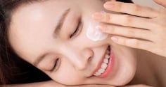 5 thói quen mùa hè khiến làn da lão hóa nhanh hơn mà nhiều người không nhận ra