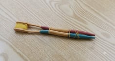 Đừng vứt bàn chải cũ: Chỉ cần buộc 2 chiếc lại với nhau, bạn sẽ giải quyết được 1001 rắc rối trong nhà