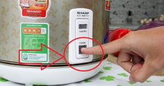 Vì sao khi nấu cơm ta thường bật nút cook hai lần: Bấm 1 lần được không?