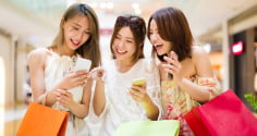 Thói quen chữa lành của Gen Z: Từ tự thưởng đến nợ nần tài chính