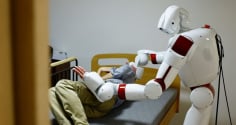 AI giúp người già sống một mình an toàn hơn trong thời đại số