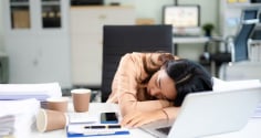 Burnout văn phòng và áp lực KPI khiến người trẻ kiệt sức tinh thần