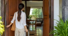 Nhớ lời người xưa: Nhớ làm 3 điều này trước khi vào nhà nếu đi vắng nhiều ngày