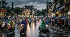 Dự báo thời tiết ngày mai 25/7: Miền Bắc mưa dông diện rộng, Hà Nội và TP.HCM đều có nơi mưa to