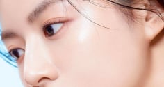 Muốn da căng bóng, khỏe đẹp không cần skincare cầu kỳ, hãy duy trì 5 thói quen này mỗi ngày