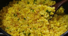Mẹo rang cơm căng phồng từng hạt, không ngấy dầu