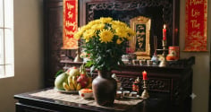 Thắp hương cứ đặt 3 loại hoa này lên bàn thơ gia chủ làm gì cũng thuận: Đó là hoa gì?