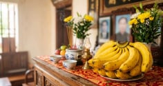 Vì sao nhiều người kiêng đặt chuối lên bàn thờ vào Rằm tháng 7?