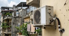 Cảnh báo quan trọng với những nhà không che chắn cục nóng điều hòa