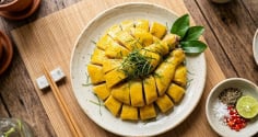 Luộc gà không dùng nước, cần chuẩn bị nguyên liệu gì?