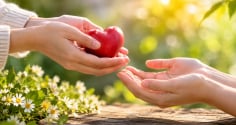 Người càng biết cho đi thứ này thì càng nhận nhiều điều quý giá trong cuộc sống