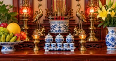 Bao lâu nên thay hũ gạo, muối, nước trên ban thờ?