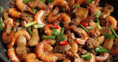 Cách rang tôm cùng thịt thơm ngon, lên màu cánh gián đẹp