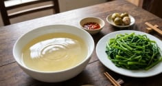 Tận dụng nước luộc rau làm canh: Khi nào nên? Khi nào không nên?