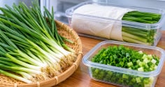 Cách bảo quản hành lá tươi cả tháng trong tủ lạnh, giữ màu xanh và mùi thơm