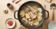 Khi hầm xương, tại sao không nên cho muối ngay từ đầu?