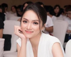 Hoa hậu Hương Giang bất ngờ khoe bụng bầu bí