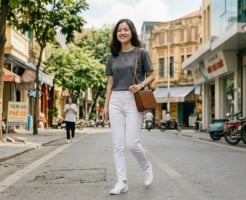 Áo thun tưởng đơn giản nhưng có 5 cách mặc “đỉnh” bất ngờ, chị em biết sớm thì hè này mặc đẹp nhàn tênh