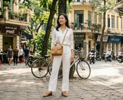 Không phải váy, đây mới là món đồ đang “chiếm sóng” mùa hè 2026: Diện lên gọn gàng, trẻ trung, ai mặc cũng hợp