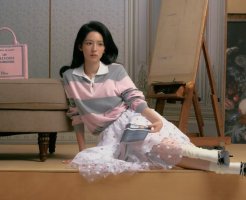 Áo kẻ sọc trở lại mạnh mẽ: 3 kiểu đáng đầu tư để nâng tầm phong cách mùa xuân