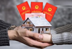 Cha mẹ sang tên Sổ đỏ cho con: Nên tặng - cho hay lập di chúc thừa kế?