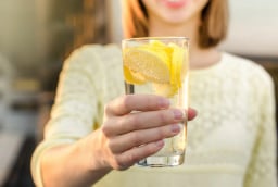 Cách uống nước chanh giảm cân, không sợ xót ruột